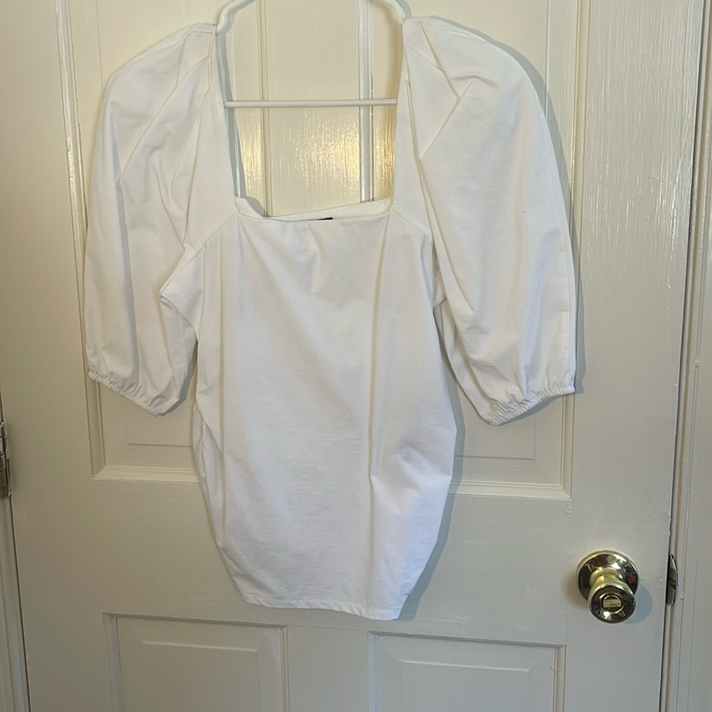Puffy sleeve white top